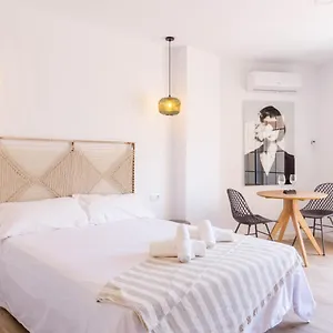 apartment-carihuela-beach-malaga.1costadelsol.com/
